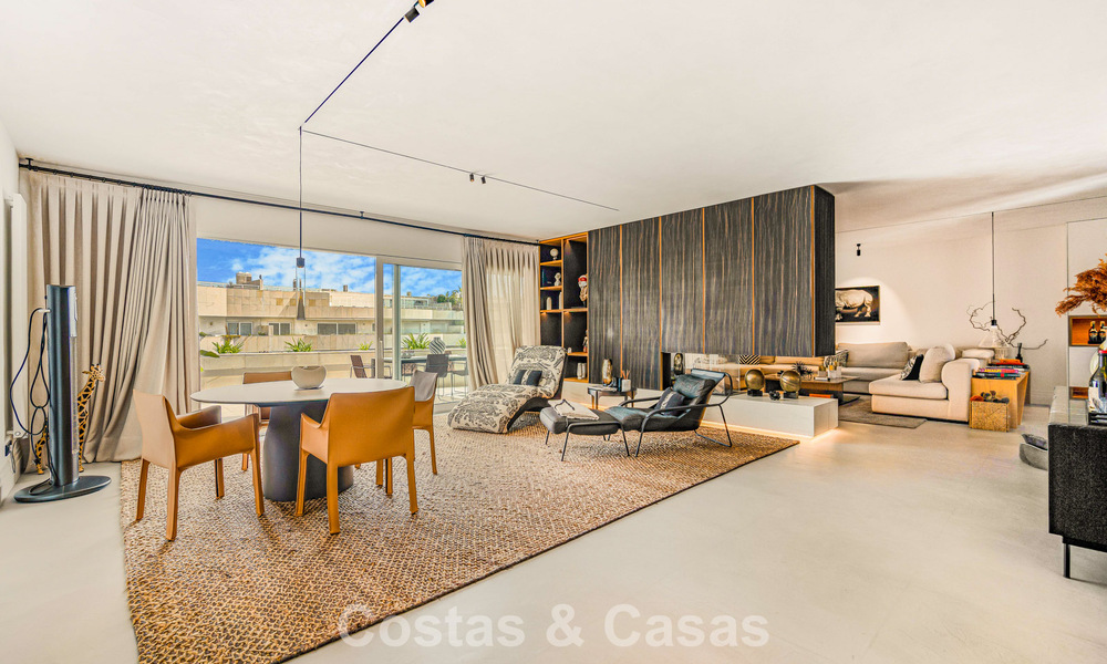 Exclusivo ático dúplex en venta, cerca de la playa en Puerto Banús, Marbella 776952