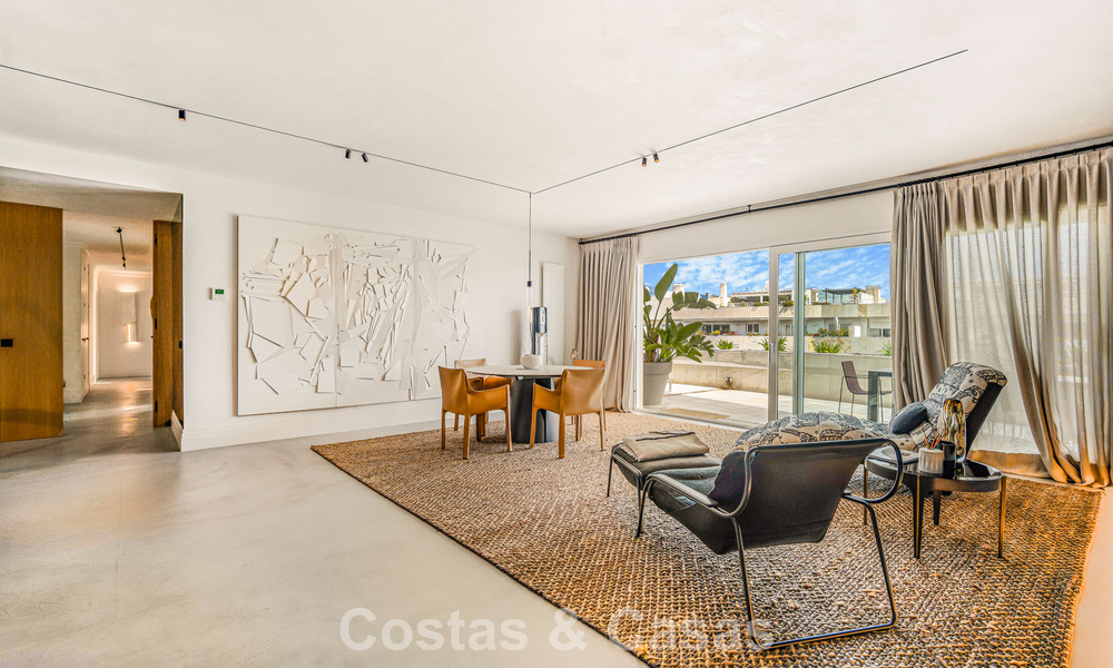 Exclusivo ático dúplex en venta, cerca de la playa en Puerto Banús, Marbella 776953