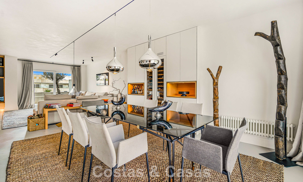 Exclusivo ático dúplex en venta, cerca de la playa en Puerto Banús, Marbella 776958