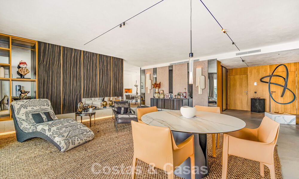 Exclusivo ático dúplex en venta, cerca de la playa en Puerto Banús, Marbella 776961