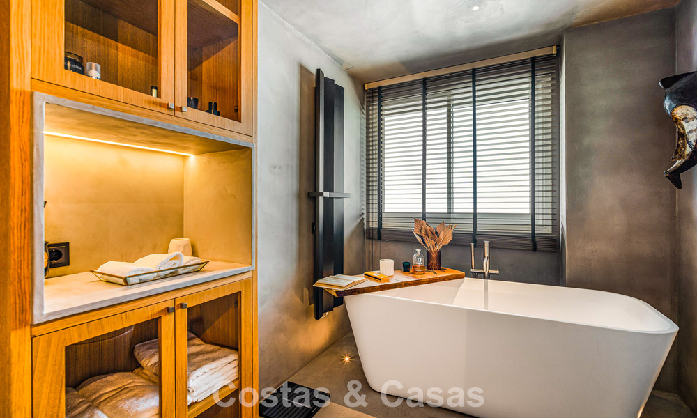 Exclusivo ático dúplex en venta, cerca de la playa en Puerto Banús, Marbella 776968