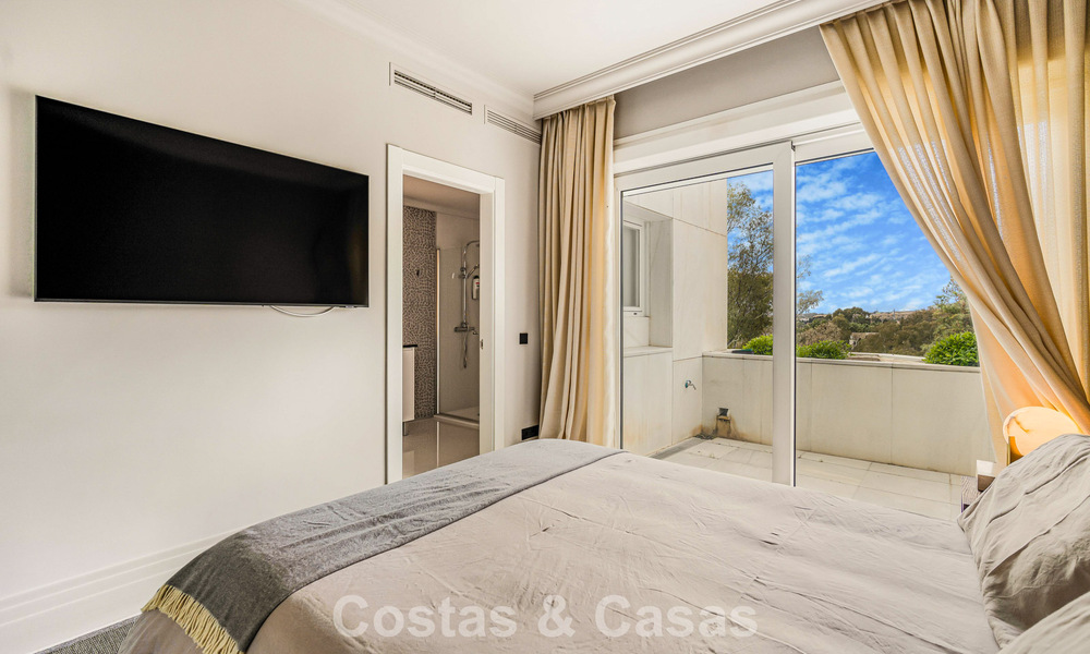 Exclusivo ático dúplex en venta, cerca de la playa en Puerto Banús, Marbella 776970