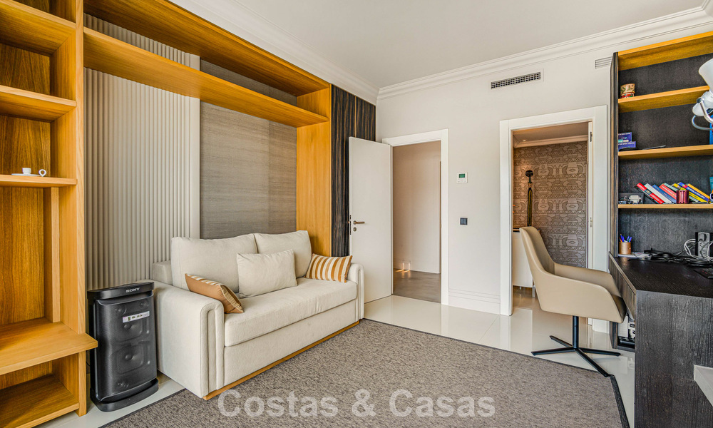 Exclusivo ático dúplex en venta, cerca de la playa en Puerto Banús, Marbella 776973