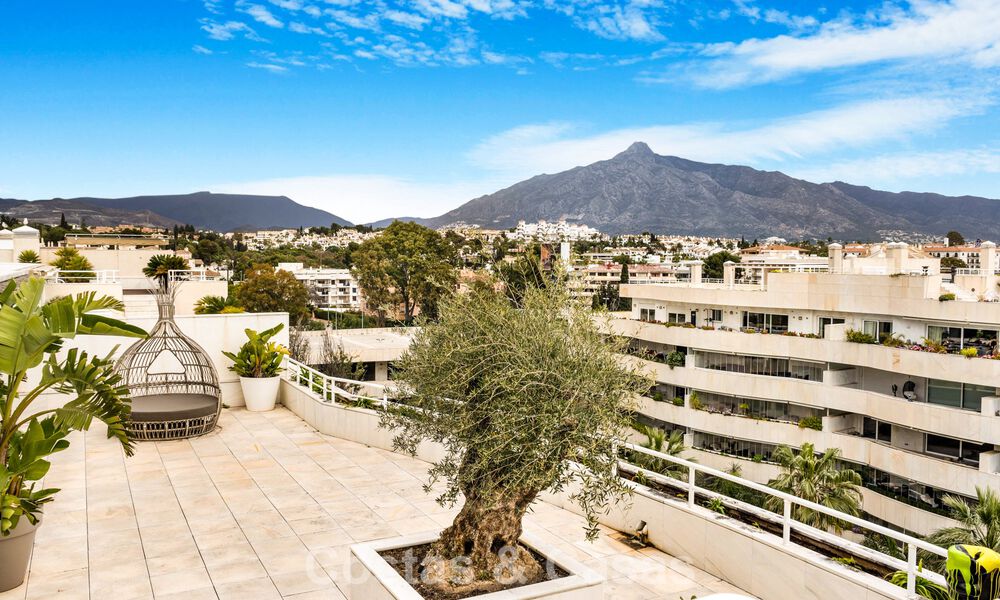 Exclusivo ático dúplex en venta, cerca de la playa en Puerto Banús, Marbella 776993