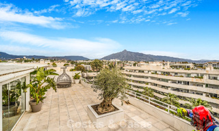 Exclusivo ático dúplex en venta, cerca de la playa en Puerto Banús, Marbella 776996 