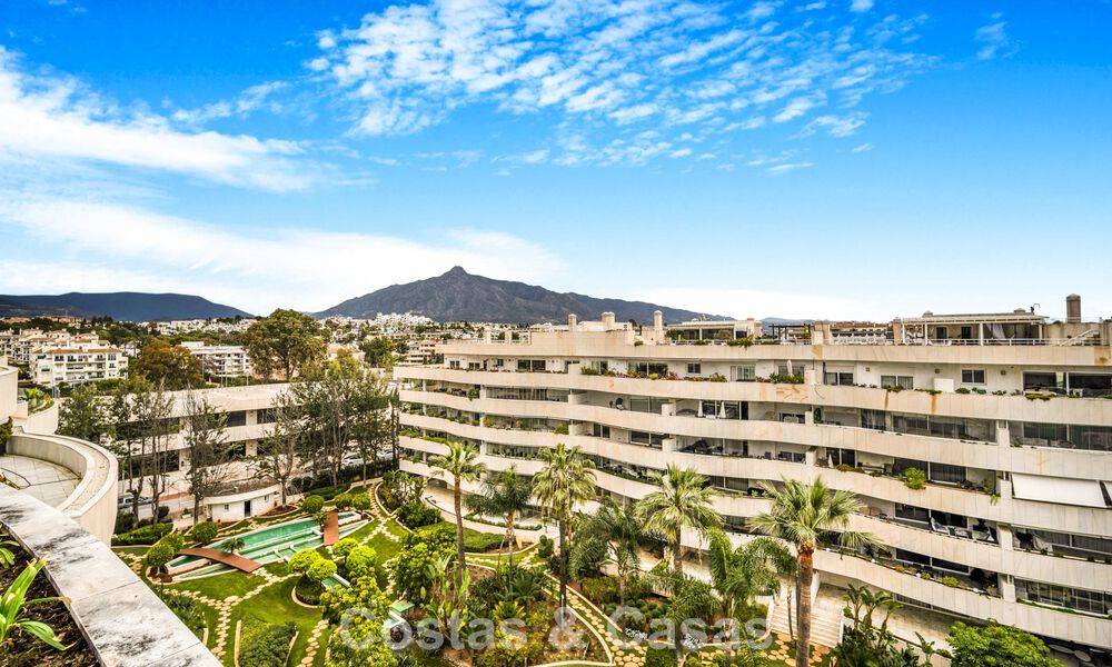 Exclusivo ático dúplex en venta, cerca de la playa en Puerto Banús, Marbella 776997