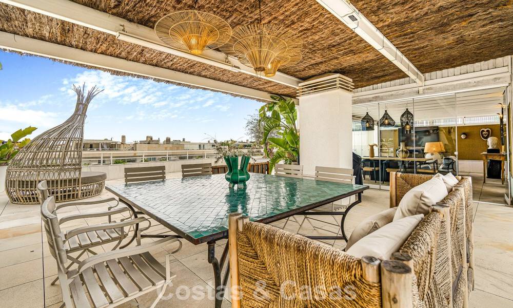 Exclusivo ático dúplex en venta, cerca de la playa en Puerto Banús, Marbella 777001