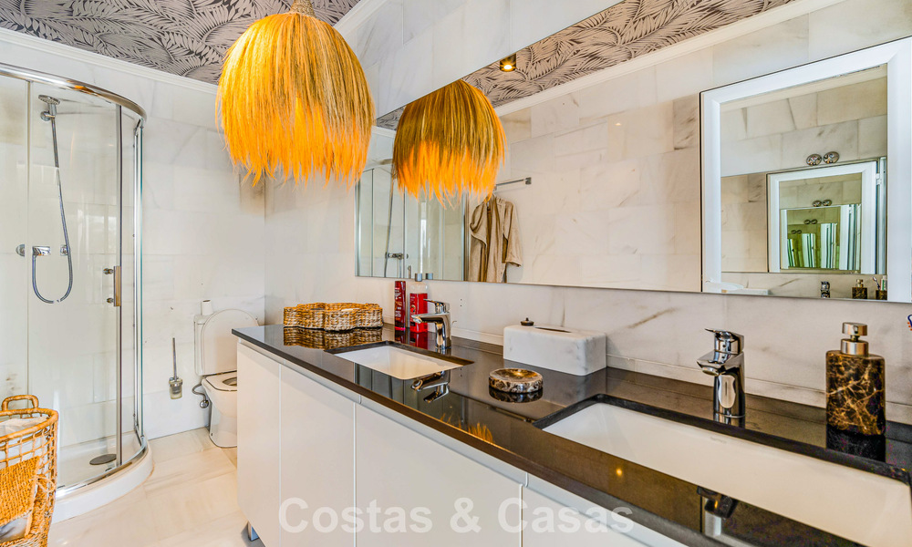 Exclusivo ático dúplex en venta, cerca de la playa en Puerto Banús, Marbella 777004