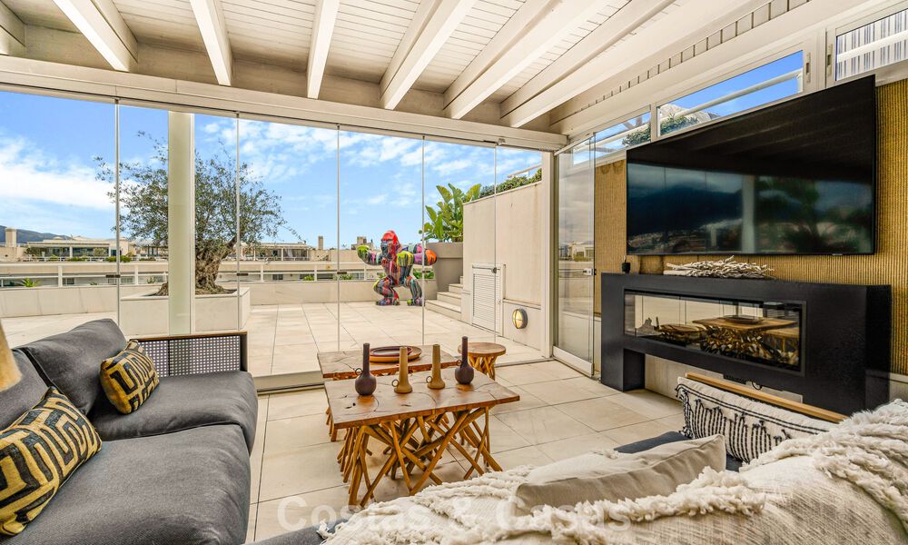 Exclusivo ático dúplex en venta, cerca de la playa en Puerto Banús, Marbella 777005