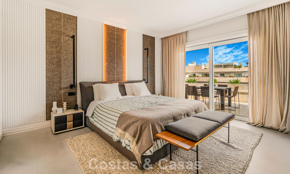 Exclusivo ático dúplex en venta, cerca de la playa en Puerto Banús, Marbella 777011
