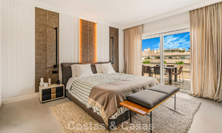 Exclusivo ático dúplex en venta, cerca de la playa en Puerto Banús, Marbella 777011 