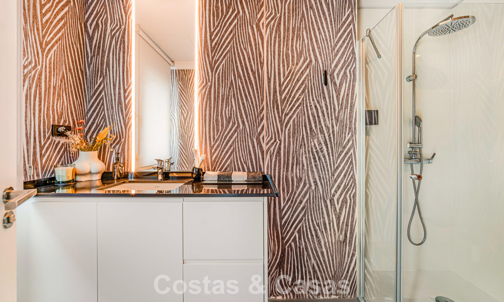 Exclusivo ático dúplex en venta, cerca de la playa en Puerto Banús, Marbella 777015
