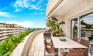 Exclusivo ático dúplex en venta, cerca de la playa en Puerto Banús, Marbella 777017 