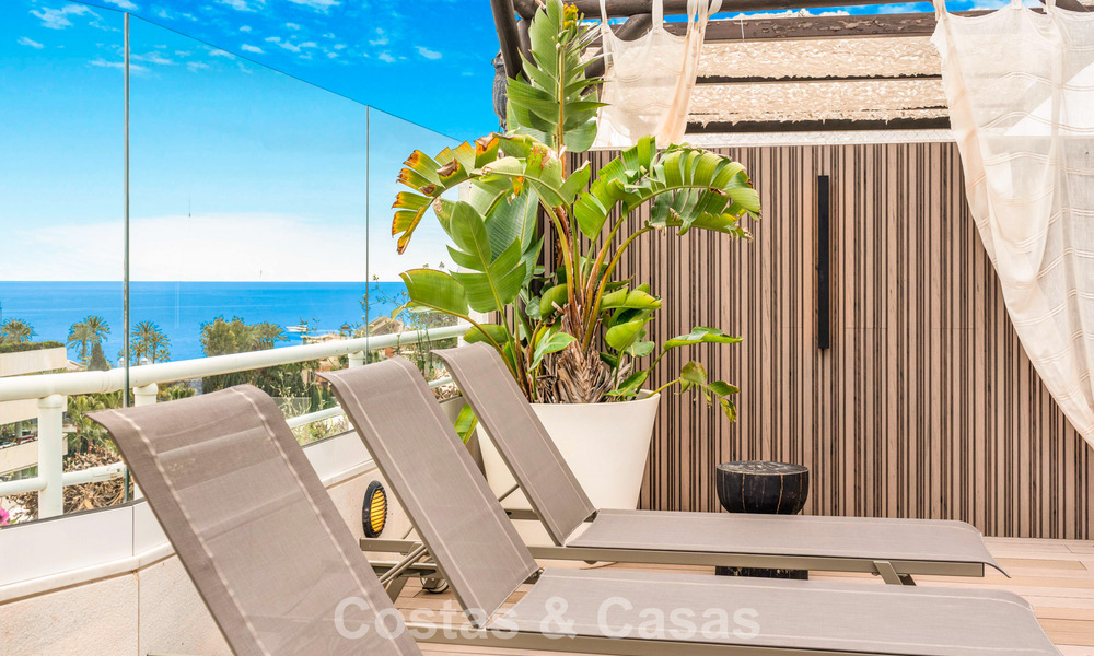 Exclusivo ático dúplex en venta, cerca de la playa en Puerto Banús, Marbella 777019