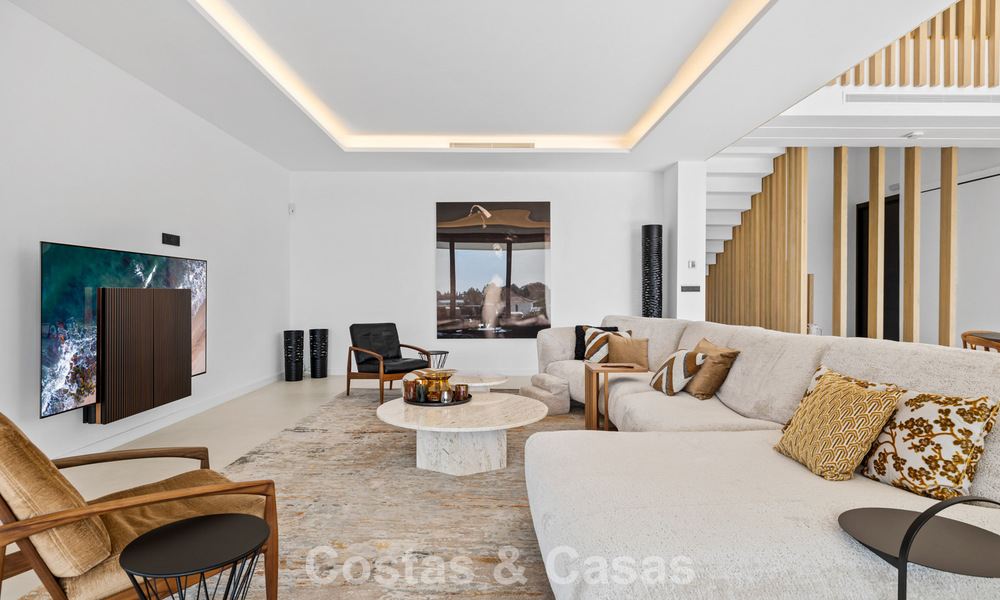 Villa lista para entrar a vivir con arquitectura moderna en venta en una zona residencial segura de Marbella - Benahavis 777136