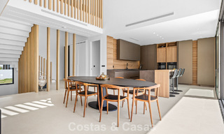 Villa lista para entrar a vivir con arquitectura moderna en venta en una zona residencial segura de Marbella - Benahavis 777138 