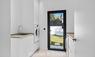 Villa lista para entrar a vivir con arquitectura moderna en venta en una zona residencial segura de Marbella - Benahavis 777143 