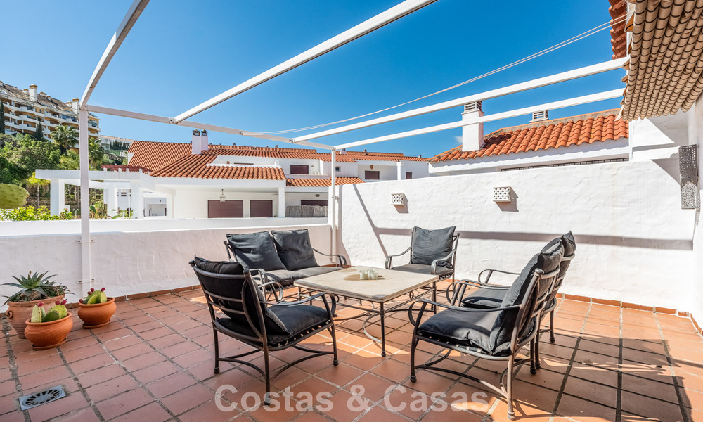 Ático dúplex en venta a poca distancia de todos los servicios y Puerto Banús en Nueva Andalucía, Marbella 777344