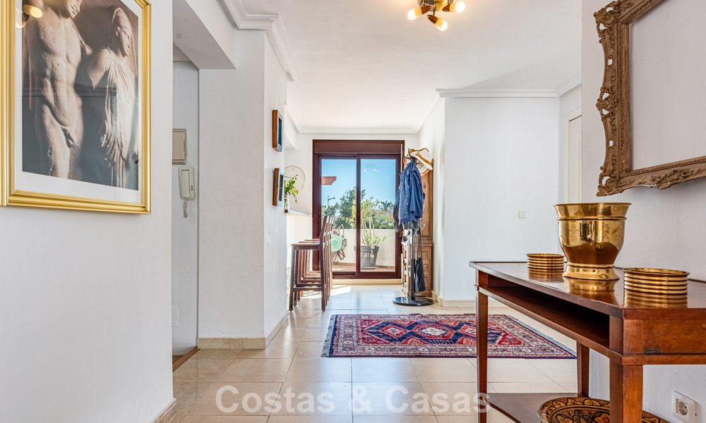 Ático dúplex en venta a poca distancia de todos los servicios y Puerto Banús en Nueva Andalucía, Marbella 777362