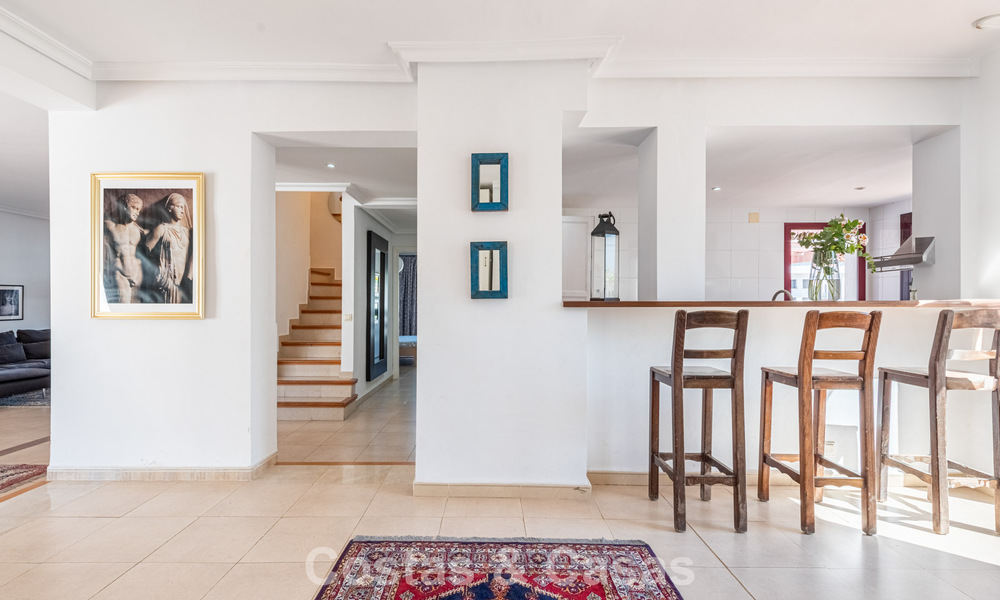 Ático dúplex en venta a poca distancia de todos los servicios y Puerto Banús en Nueva Andalucía, Marbella 777363