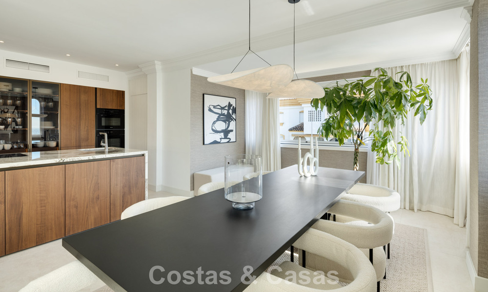 Ático dúplex listo para entrar a vivir en venta en una urbanización con seguridad las 24 horas en la Milla de Oro de Marbella 777103