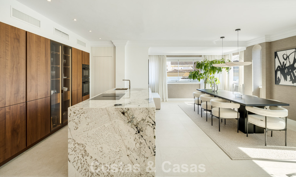 Ático dúplex listo para entrar a vivir en venta en una urbanización con seguridad las 24 horas en la Milla de Oro de Marbella 777109