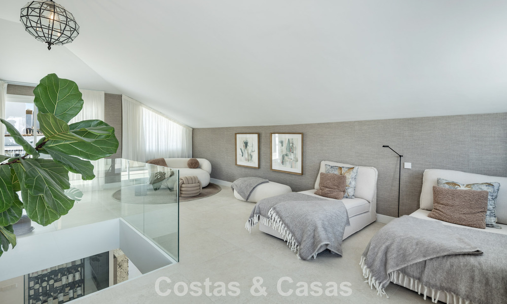Ático dúplex listo para entrar a vivir en venta en una urbanización con seguridad las 24 horas en la Milla de Oro de Marbella 777119