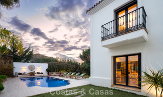 Villa de lujo lista para entrar a vivir en venta junto a un campo de golf privilegiado en La Quinta, Marbella - Benahavis 777065 