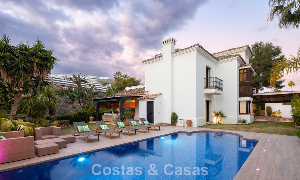 Villa de lujo lista para entrar a vivir en venta junto a un campo de golf privilegiado en La Quinta, Marbella - Benahavis 777066