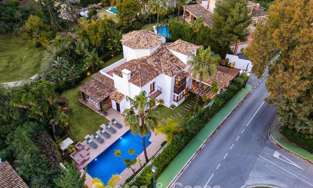 Villa de lujo lista para entrar a vivir en venta junto a un campo de golf privilegiado en La Quinta, Marbella - Benahavis 777070