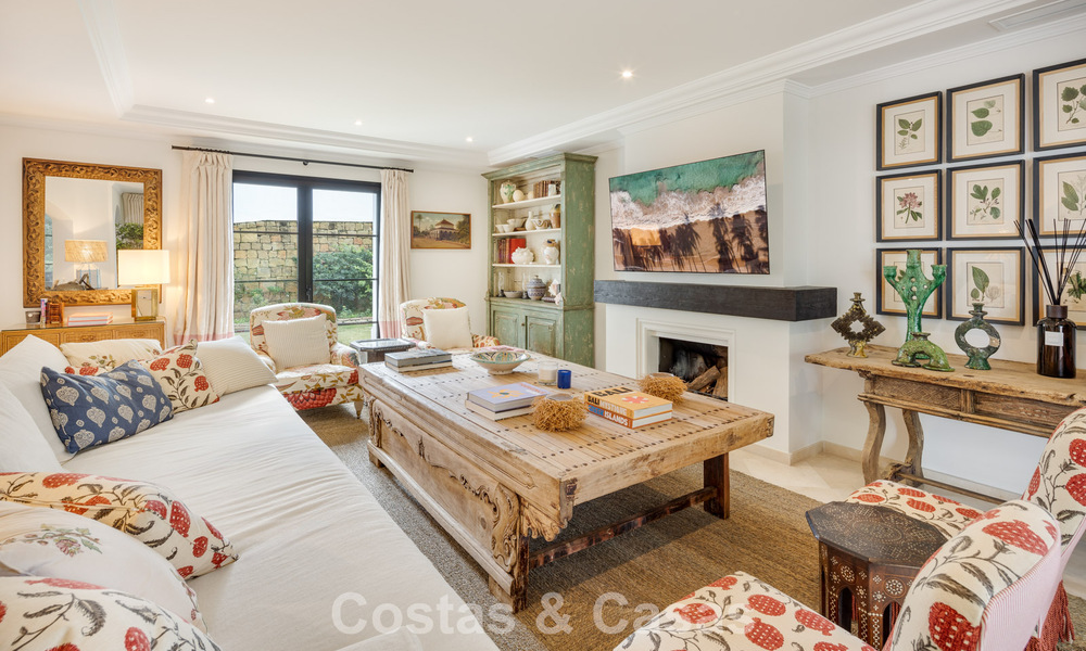 Villa de lujo lista para entrar a vivir en venta junto a un campo de golf privilegiado en La Quinta, Marbella - Benahavis 777083