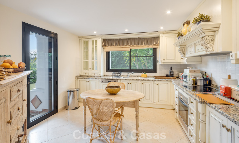 Villa de lujo lista para entrar a vivir en venta junto a un campo de golf privilegiado en La Quinta, Marbella - Benahavis 777085