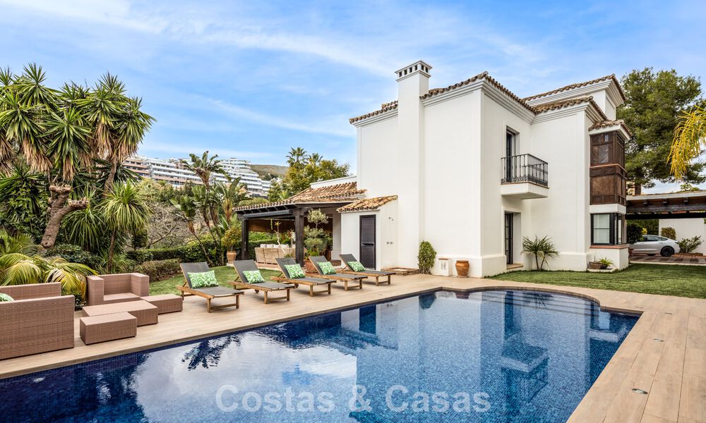 Villa de lujo lista para entrar a vivir en venta junto a un campo de golf privilegiado en La Quinta, Marbella - Benahavis 777088