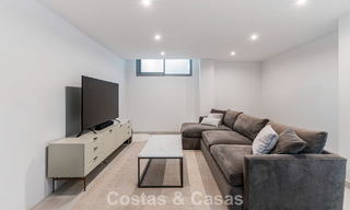 Lujosa villa adosada moderna en venta cerca de todos los servicios en Guadalmina y San Pedro, Marbella 777301 