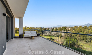 Lujosa villa adosada moderna en venta cerca de todos los servicios en Guadalmina y San Pedro, Marbella 777311 