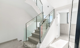 Lujosa villa adosada moderna en venta cerca de todos los servicios en Guadalmina y San Pedro, Marbella 777317 