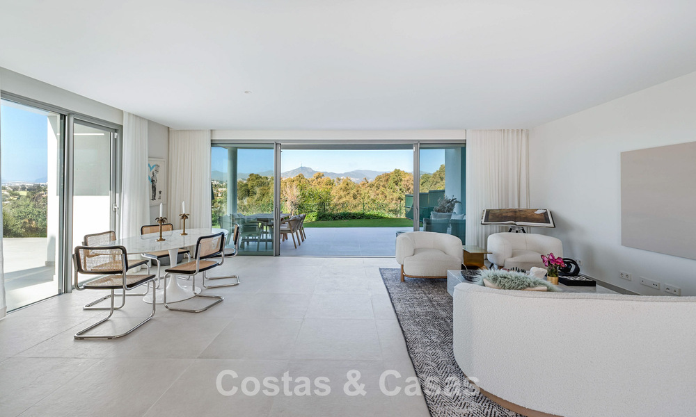 Lujosa villa adosada moderna en venta cerca de todos los servicios en Guadalmina y San Pedro, Marbella 777319