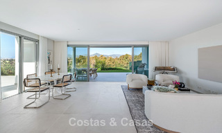 Lujosa villa adosada moderna en venta cerca de todos los servicios en Guadalmina y San Pedro, Marbella 777319 