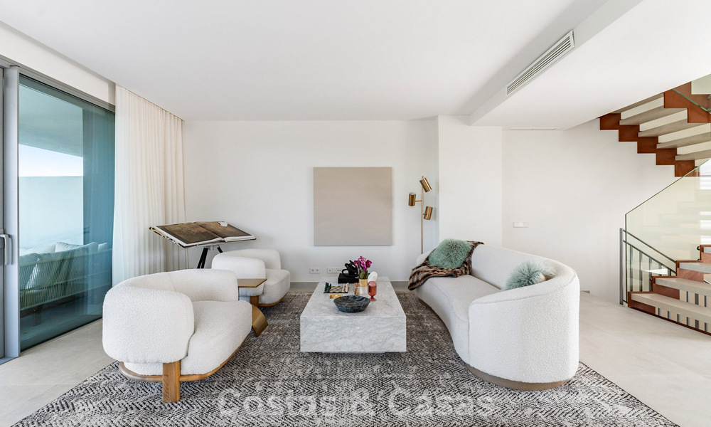 Lujosa villa adosada moderna en venta cerca de todos los servicios en Guadalmina y San Pedro, Marbella 777325