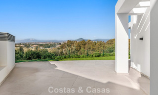 Lujosa villa adosada moderna en venta cerca de todos los servicios en Guadalmina y San Pedro, Marbella 777334 