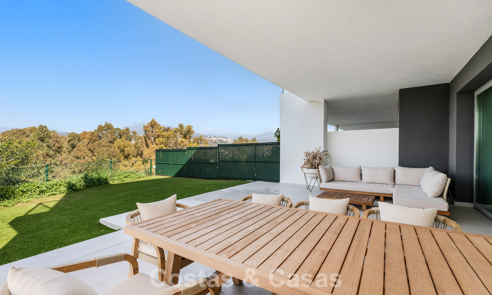 Lujosa villa adosada moderna en venta cerca de todos los servicios en Guadalmina y San Pedro, Marbella 777336