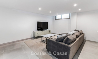 Lujosa villa adosada moderna en venta cerca de todos los servicios en Guadalmina y San Pedro, Marbella 777340 