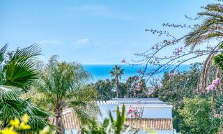 Amplia villa familiar de 4 dormitorios con vistas al mar en venta en una codiciada zona residencial en Marbella Este 777243 