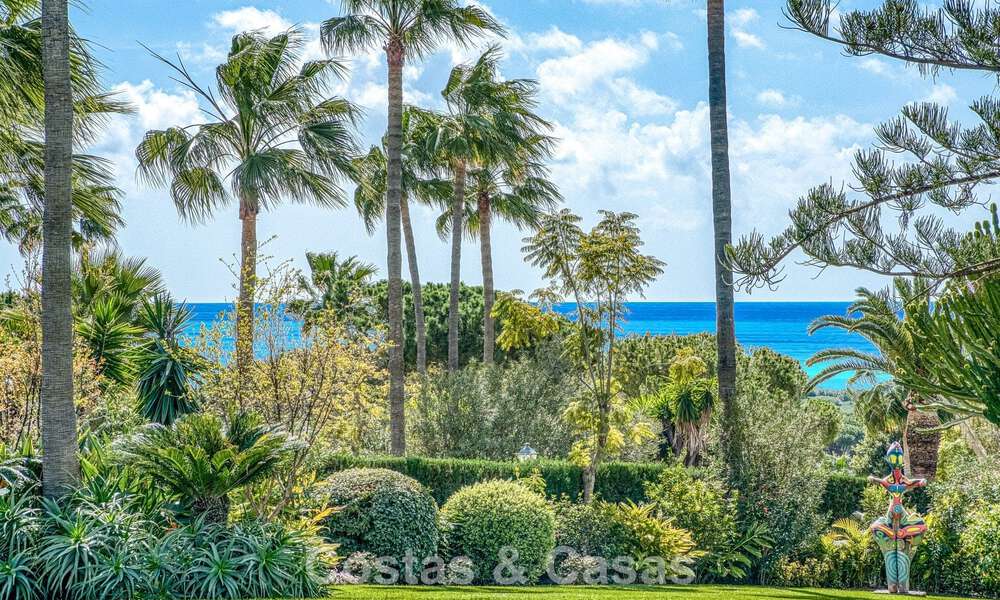 Amplia villa familiar de 4 dormitorios con vistas al mar en venta en una codiciada zona residencial en Marbella Este 777244