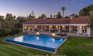 Amplia villa familiar de 4 dormitorios con vistas al mar en venta en una codiciada zona residencial en Marbella Este 777246 