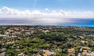 Amplia villa familiar de 4 dormitorios con vistas al mar en venta en una codiciada zona residencial en Marbella Este 777252 