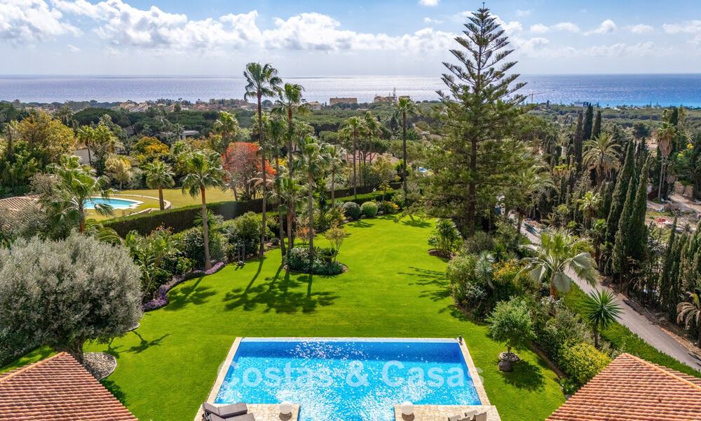 Amplia villa familiar de 4 dormitorios con vistas al mar en venta en una codiciada zona residencial en Marbella Este 777254