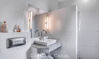 Amplia villa familiar de 4 dormitorios con vistas al mar en venta en una codiciada zona residencial en Marbella Este 777264 
