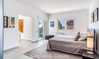 Amplia villa familiar de 4 dormitorios con vistas al mar en venta en una codiciada zona residencial en Marbella Este 777270 