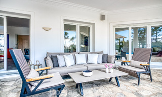 Amplia villa familiar de 4 dormitorios con vistas al mar en venta en una codiciada zona residencial en Marbella Este 777284 